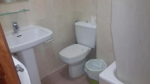 Hostal Lima - image 14