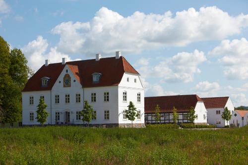 93566001 Haraldskær Sinatur Hotel & Konference