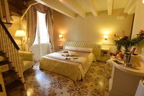 Suite Hotel Santa Chiara