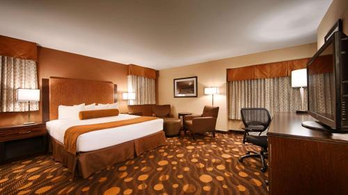 Best Western Plus Suites Hotel Coronado Island Room Type - King Room - Non-Smoking