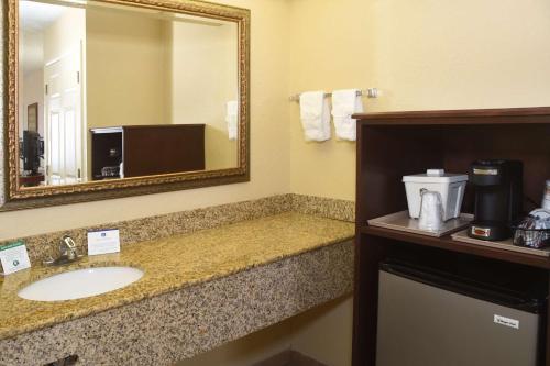 Best Western Orlando East Inn & Suites