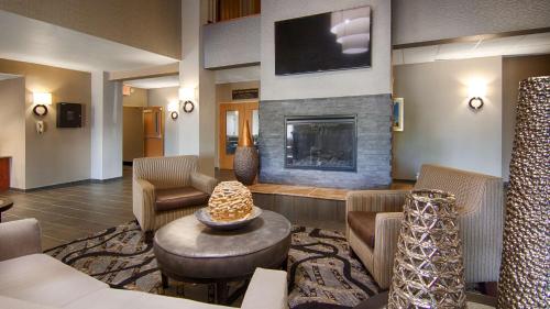 Lobby, Best Western Plus Blaine at the National Sports Center in Blaine (MN)