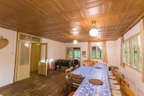 Iekārtas, Cyklochata in Štítary