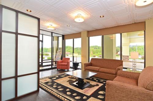 Best Western Cades Cove Inn - image 14