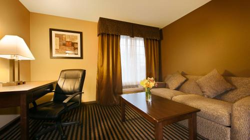 Best Western Plus Prairie Inn