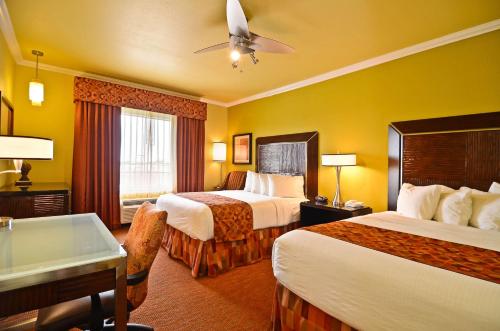 BEST WESTERN PLUS Christopher Inn and Suites - image 11