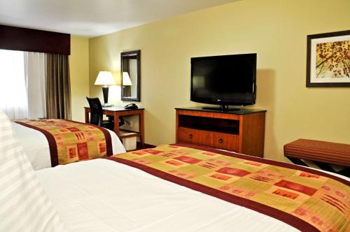 Queen Room with Two Queen Beds with Kitchenette