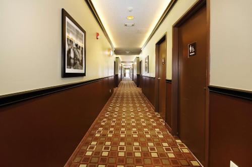 Best Western Plus Seawall Inn & Suites by the Beach