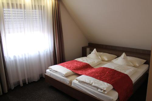 Hotel Schwanen 441m von Köngen entfernt