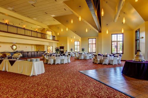 设施服务, 怀尔德伍德酒店 (The Wildwood Hotel) in 怀尔德伍德(MO)