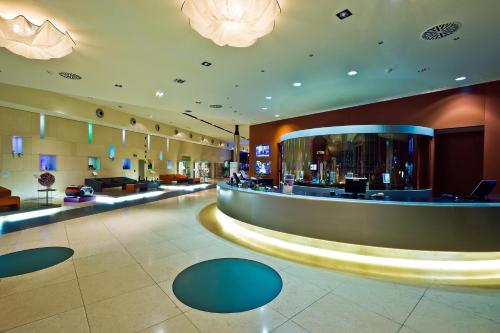 Vestíbulo, UNA HOTELS T Hotel Cagliari in Cagliari