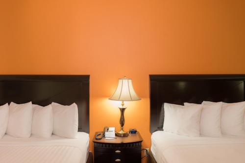 Deluxe Queen Room with Two Queen Beds