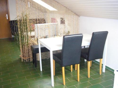 公用交誼廳/視聽室, 費力恩翁昂施瓦畢鍥阿爾佈公寓 (Ferienwohnung Schwabische Alb) in 謝爾克林根