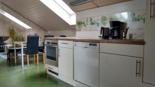 廚房, 費力恩翁昂施瓦畢鍥阿爾佈公寓 (Ferienwohnung Schwabische Alb) in 謝爾克林根