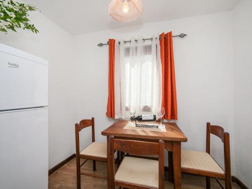 Standard One-Bedroom Apartment image 3
