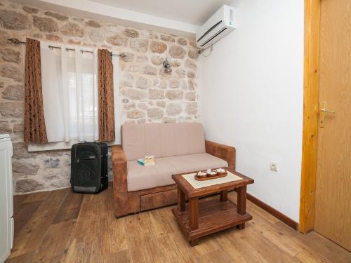 Standard One-Bedroom Apartment image 7
