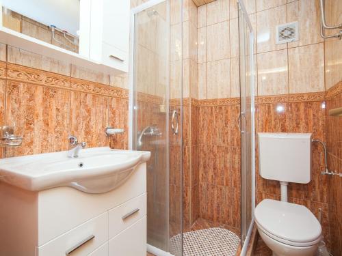 Standard One-Bedroom Apartment image 2