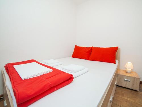 Standard One-Bedroom Apartment image 5