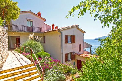 Apartments Rabac 981 - Rabac