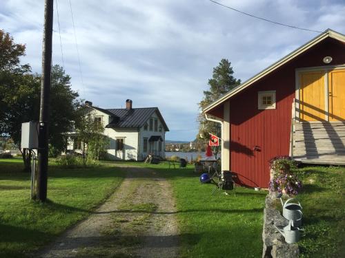 Höglunda Gård Skanderåsen - Accommodation