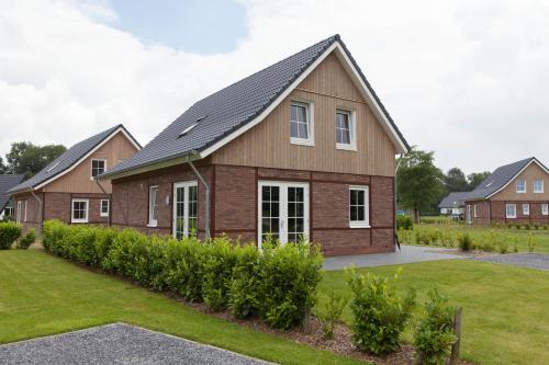 5 bedrooms, 11 beds
