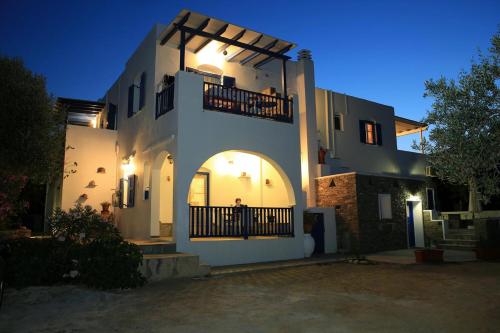  Aristeides - Moscha Apartments, Pension in Platis Gialos Sifnos