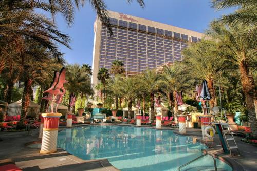 Flamingo Pools - Las Vegas