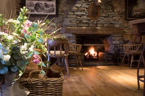 The Queen's Head Hotel - image 8