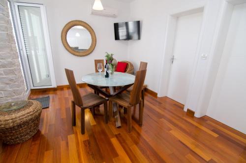 Villa Kos Murter Apartments - image 2