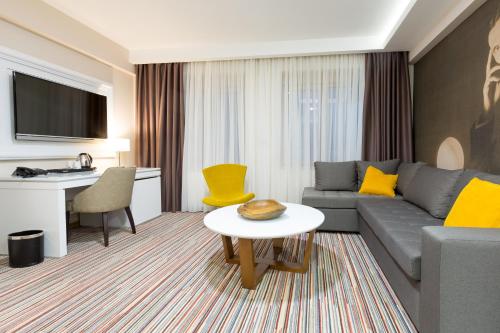 Hotel TESLA - Smart Stay Garni - image 5