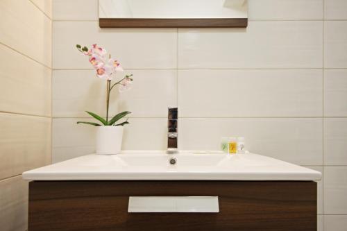 Alveo Suites - image 9