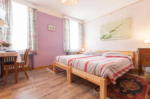 Hotel DeFive – Berdorf, MO