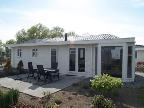 EuroParcs Reestervallei Room Type - Two Bedroom Chalet - Velthorst 4