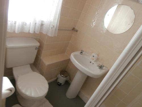 Monorene Guest House - image 5
