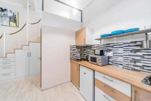 Barcsay Apartment - image 14