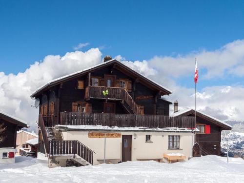 Gruppenhaus im Walliser Alpstyle