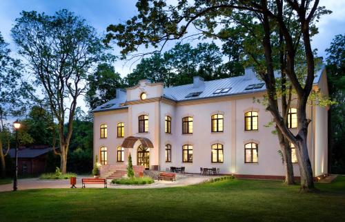 . Modlin Palace