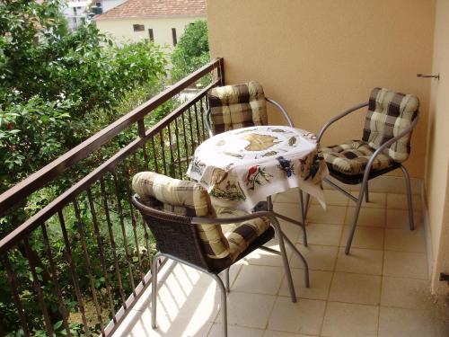 One-Bedroom Apartment with Balcony (3 Adults)