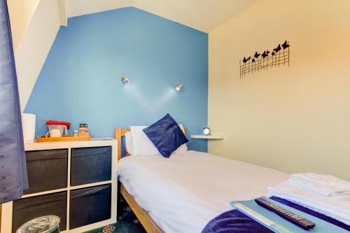 Rose-Dene - image 3