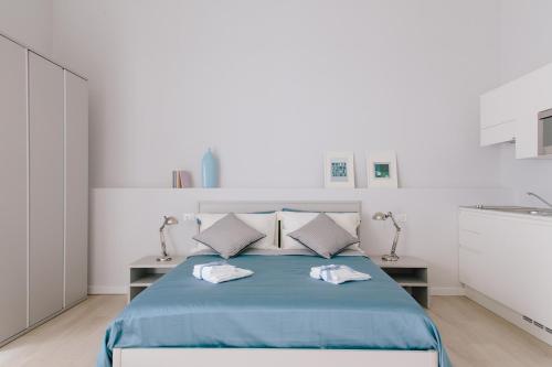 1 queen bed, 2 twin beds
