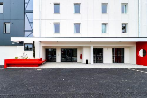 Hotel Arena Toulouse - 출입구