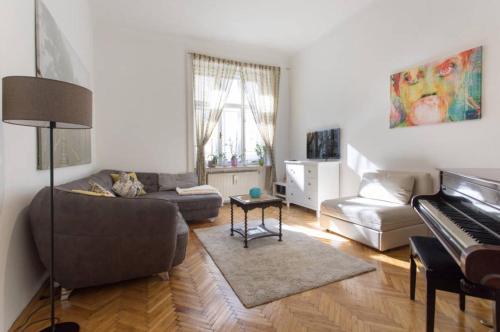  Nomio's City Apartment, Ferienwohnung in Wien