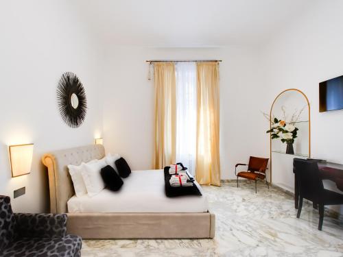 Queen Palace Suites - image 11