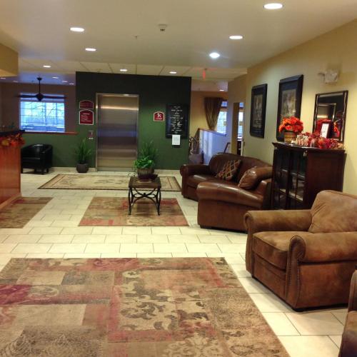 Lobby, Grand View Inn & Suites in Wasilla (AK)