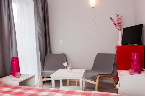 Grey House – Wroclaw, KY