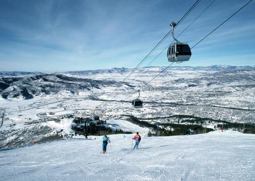 Nac Niseko Adventure Center