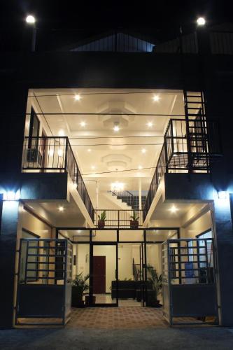 Luna Oslob Travellers Inn