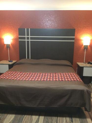 Budget Inn of Avon Park 2