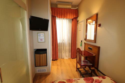 Hostal Hispano - Argentino Gran Vía - image 5