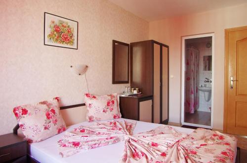 Violeta 7 Guest House - image 14